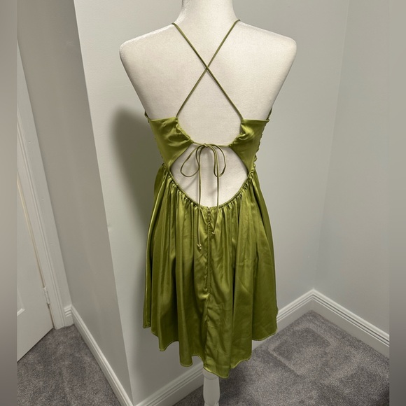 Abercrombie & Fitch | lettuce green satin ruffle halter dress - Picture 4 of 5